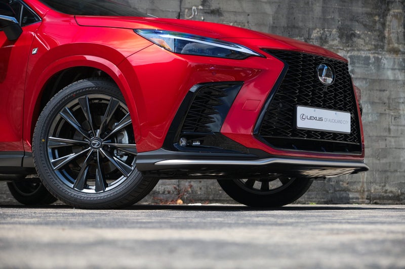 2026 Lexus NX 450h+ F Sport image 4
