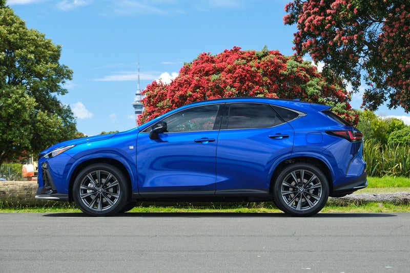 2026 Lexus NX 450h+ F Sport image 3