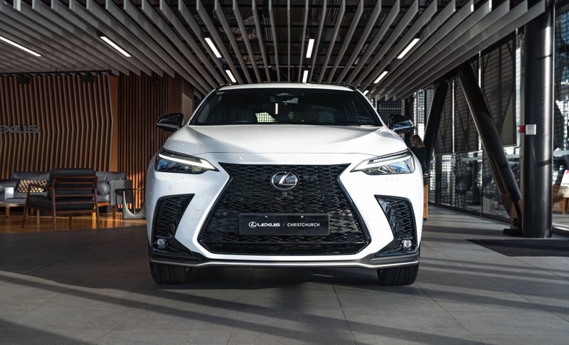 2026 Lexus NX 450h+ F Sport 2.5L Plug-in Hybrid... image 4