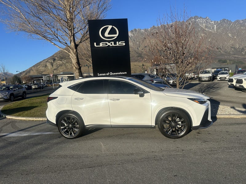 2026 Lexus NX 450h+ F Sport PHEV AWD image 3