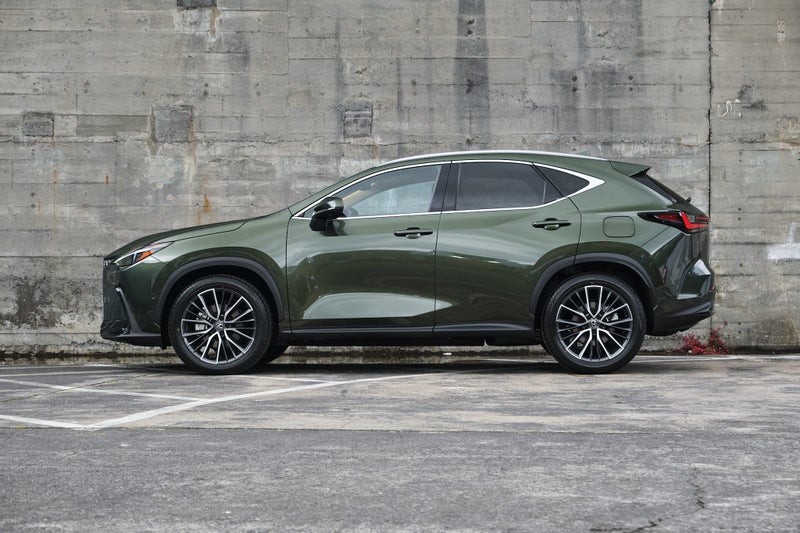 2026 Lexus NX 450h+ Limited image 5