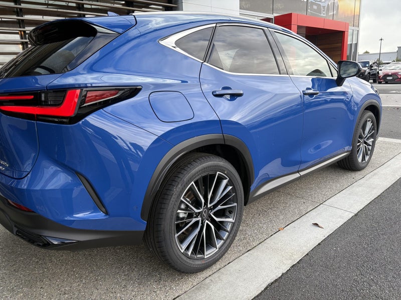2026 Lexus NX 450h+ Limited 2.5L 227kW PHEV AWD image 4