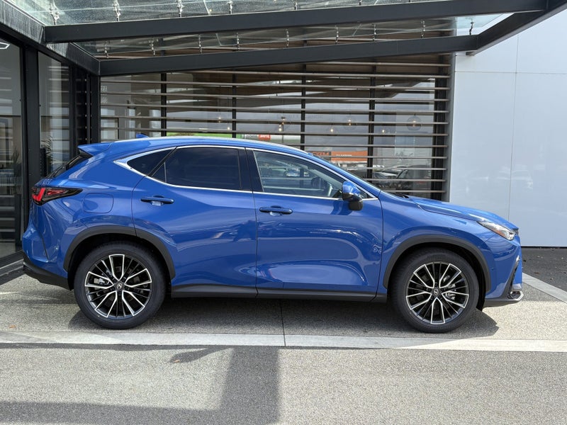2026 Lexus NX 450h+ Limited 2.5L 227kW PHEV AWD image 5
