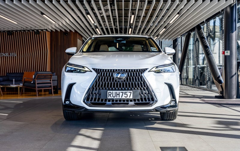 2026 Lexus NX 450h+ Limited 2.5L Petrol Plug-In... image 5