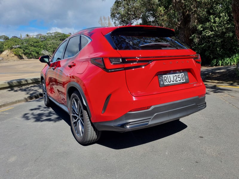 2026 Lexus NX 450h+ Limited 2.5L Plug-in Hybrid... image 5