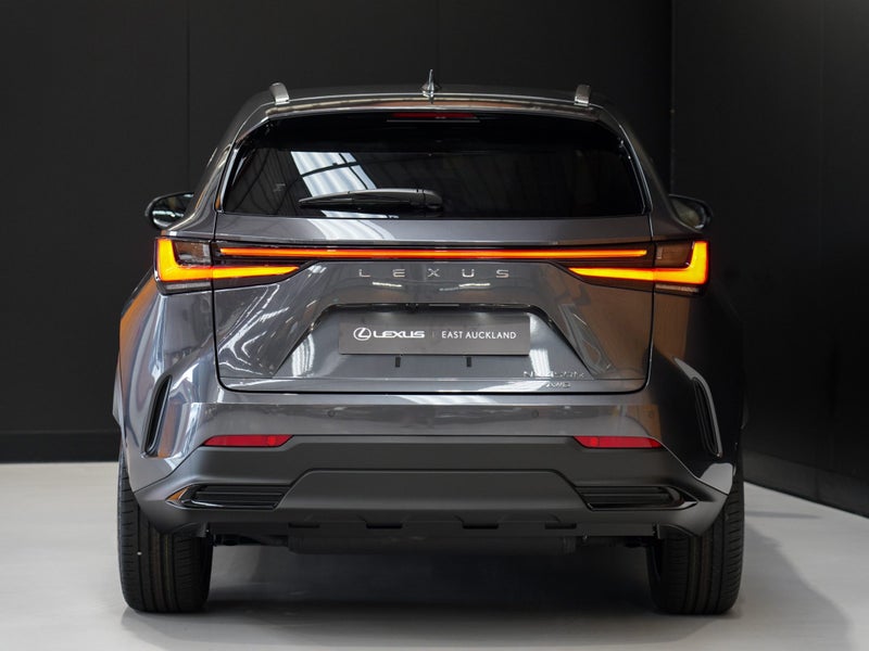 2026 Lexus NX 450h+ Limited 2.5P PHEV ECVT AWD... image 5