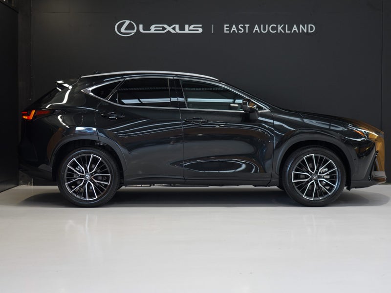 2026 Lexus NX 450h+ Limited 2.5P PHEV ECVT AWD... image 4