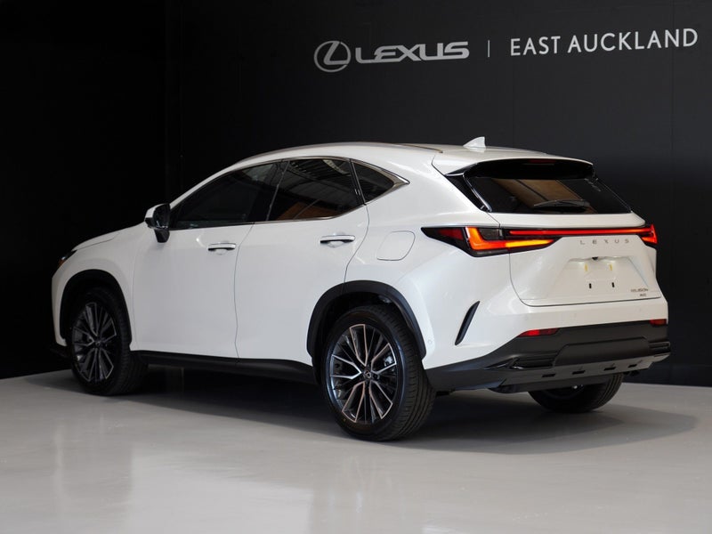 2026 Lexus NX 450h+ Limited 2.5P PHEV ECVT AWD... image 2