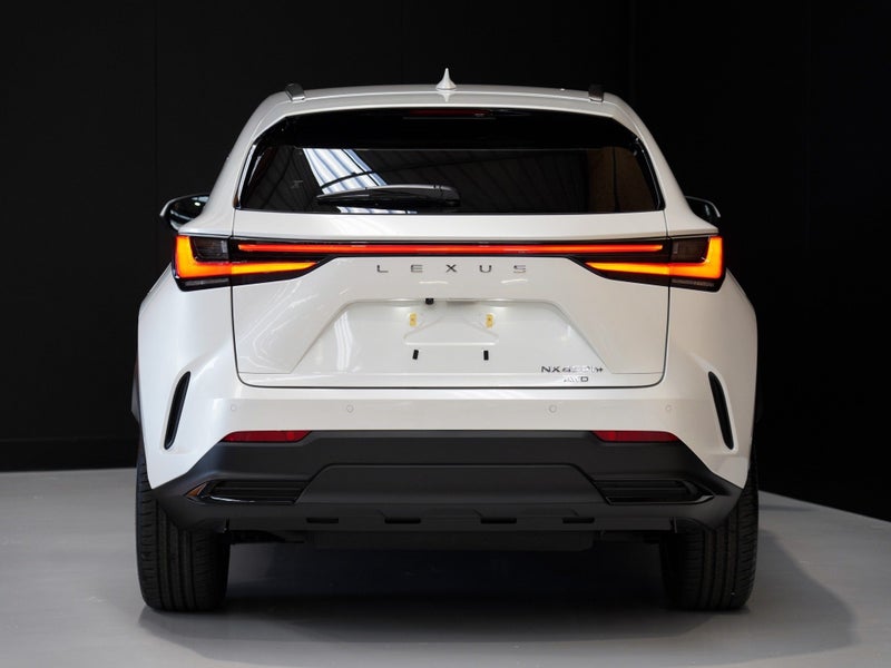 2026 Lexus NX 450h+ Limited 2.5P PHEV ECVT AWD... image 5