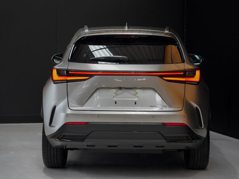2026 Lexus NX 450h+ Limited 2.5P PHEV ECVT AWD... image 5