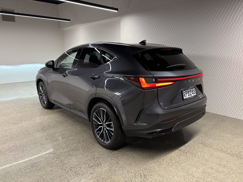 2026 Lexus NX 450h+ Limited 2.5P PHEV ECVT AWD... image 4