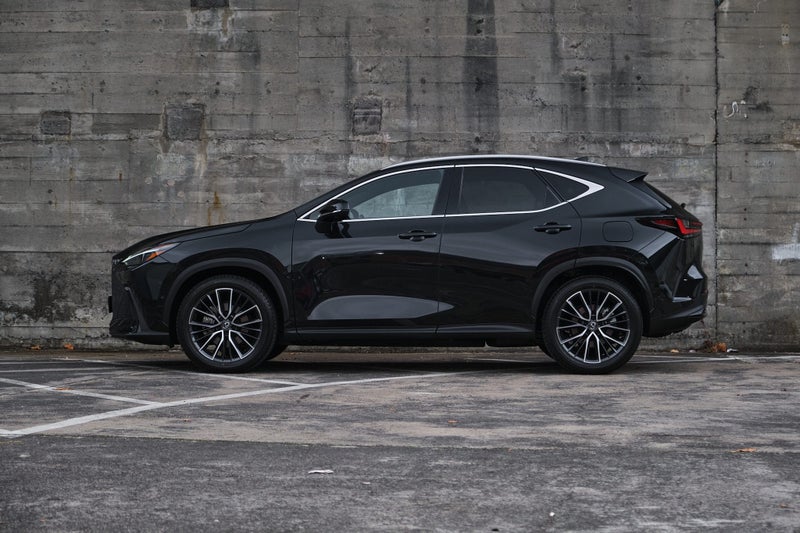 2026 Lexus NX 450h+ Limited image 5