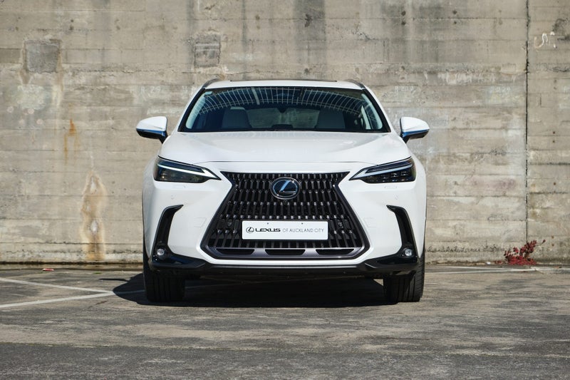 2026 Lexus NX 450h+ Limited image 2
