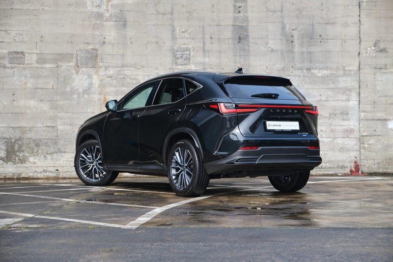 2026 Lexus NX 450h+ Limited image 2
