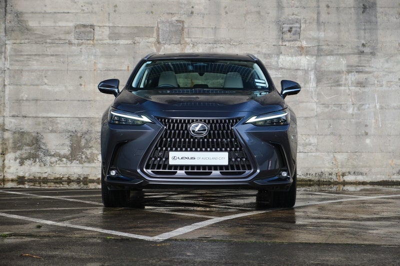 2026 Lexus NX 450h+ Limited image 4