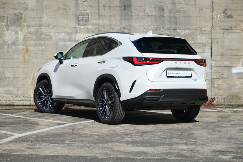 2026 Lexus NX 450h+ Limited image 4