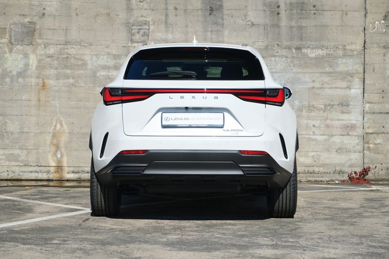 2026 Lexus NX 450h+ Limited image 5