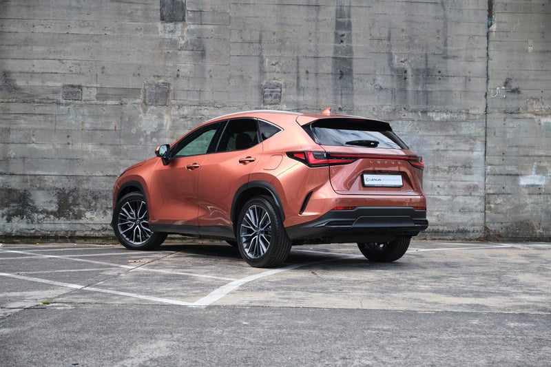 2026 Lexus NX 450h+ Limited image 2
