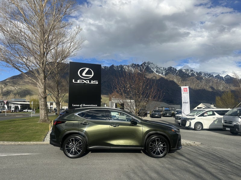 2026 Lexus NX 450h+ Limited PHEV AWD image 4