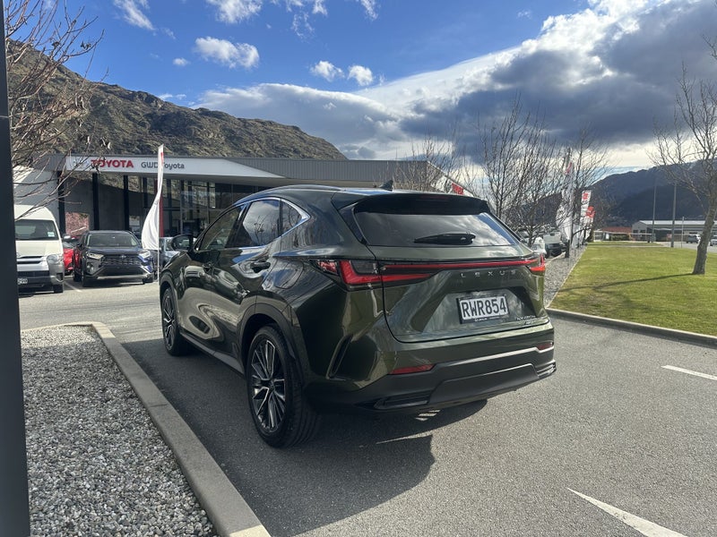 2026 Lexus NX 450h+ Limited PHEV AWD image 5