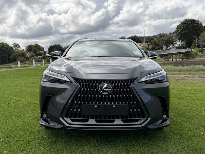 2026 Lexus NX 450h+ NX 450H+ Limited Phev image 4