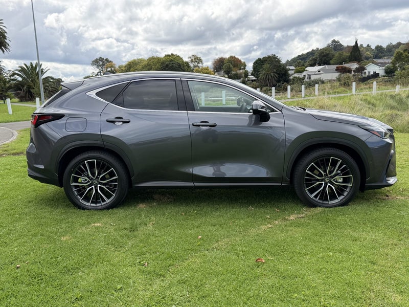 2026 Lexus NX 450h+ NX 450H+ Limited Phev image 3