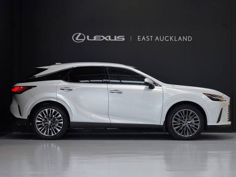 2026 Lexus RX 350h Limited 2.5Ph image 3