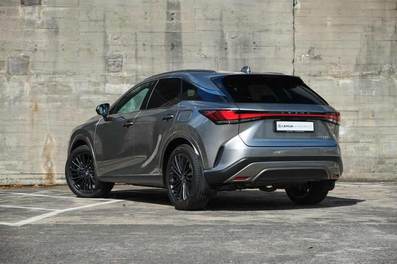 2026 Lexus RX 450h+ Limited image 4