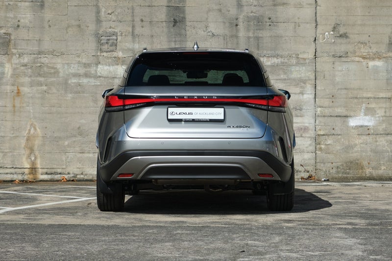 2026 Lexus RX 450h+ Limited image 5
