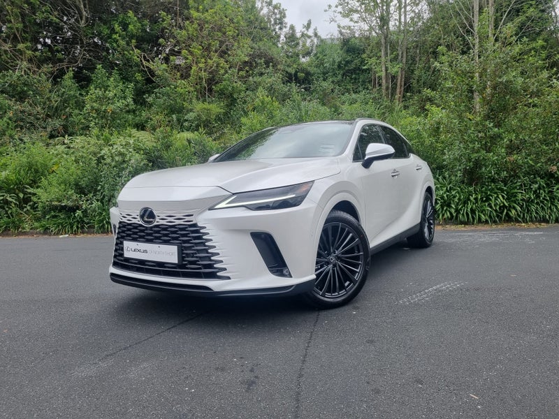 2026 Lexus RX 450h+ Limited 2.5L Plug-In Hybrid... image 3