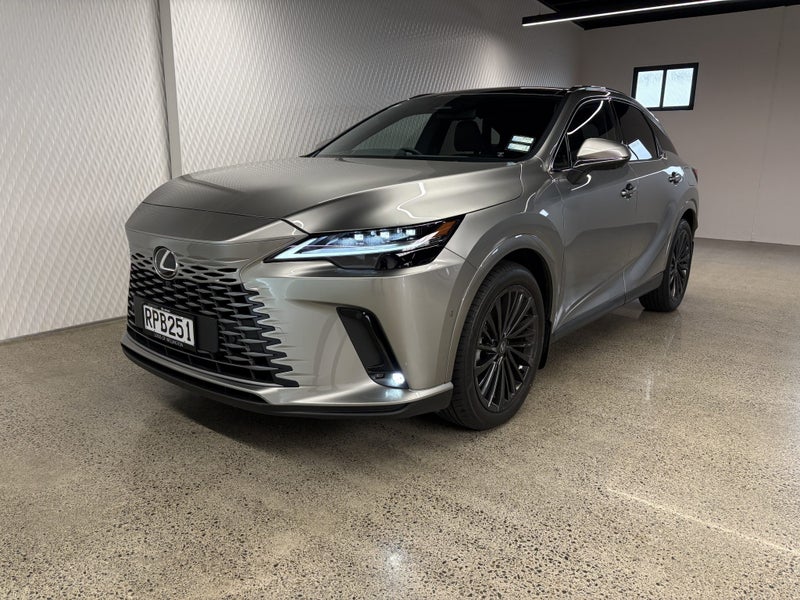 2026 Lexus RX 450h+ Limited 2.5P PHEV ECVT AWD... image 3