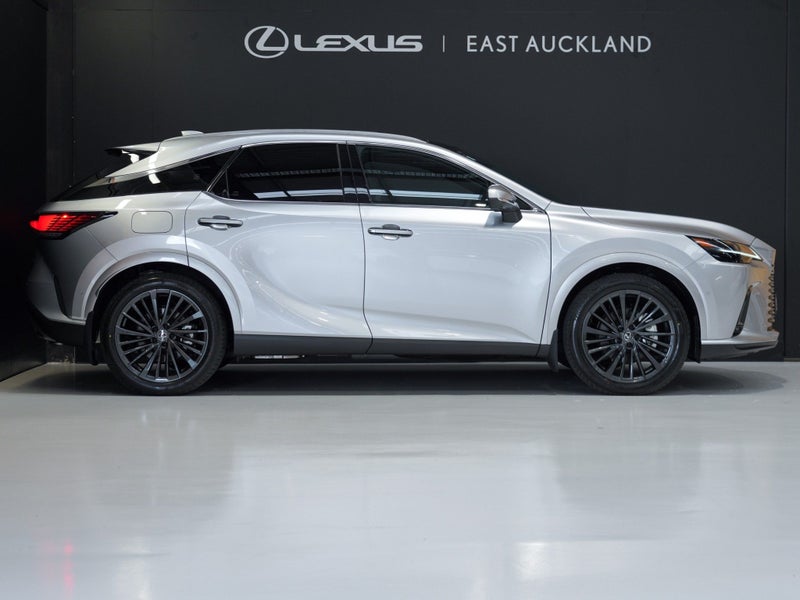 2026 Lexus RX 450h+ Limited 2.5P PHEV ECVT AWD... image 2