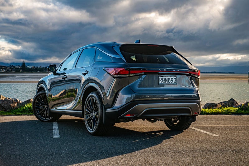 2026 Lexus RX 450h+ Limited 2.5P PHEV ECVT AWD SUV image 2