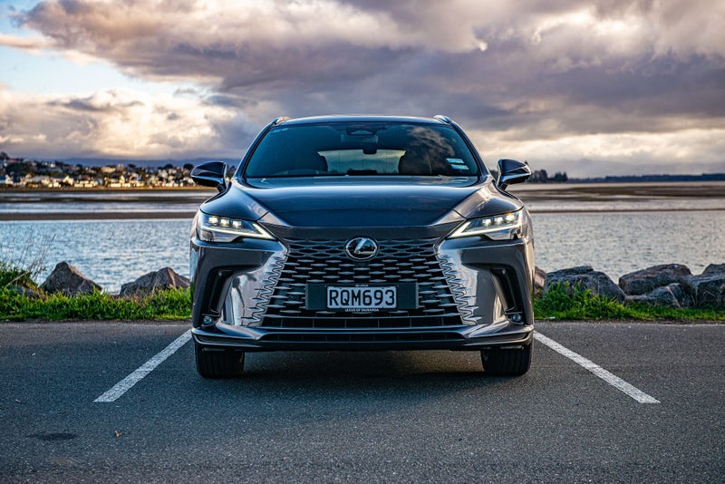 2026 Lexus RX 450h+ Limited 2.5P PHEV ECVT AWD SUV image 4