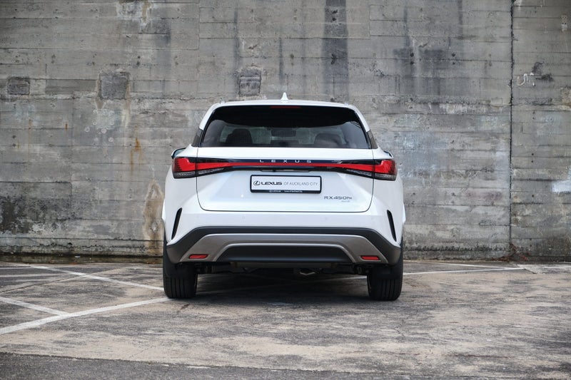 2026 Lexus RX 450h+ Limited image 4