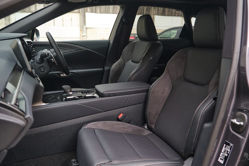 2026 Lexus RX 450h+ Limited image 2