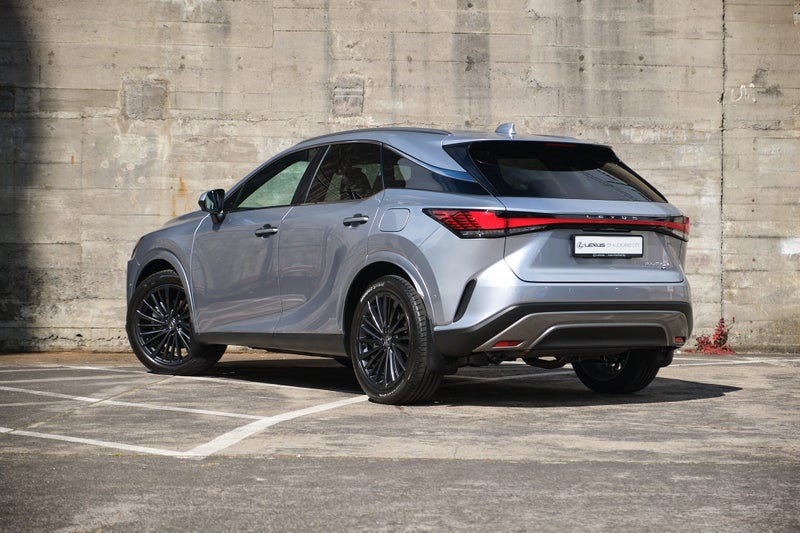 2026 Lexus RX 450h+ Limited image 5