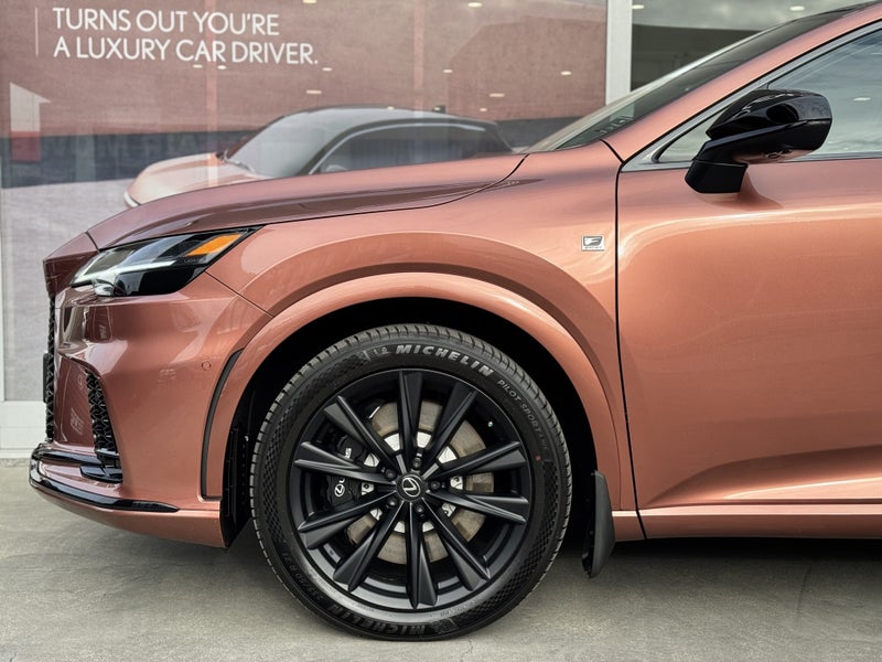 2026 Lexus RX 500h F Sport 2.4L Turbo Hybrid AWD image 5