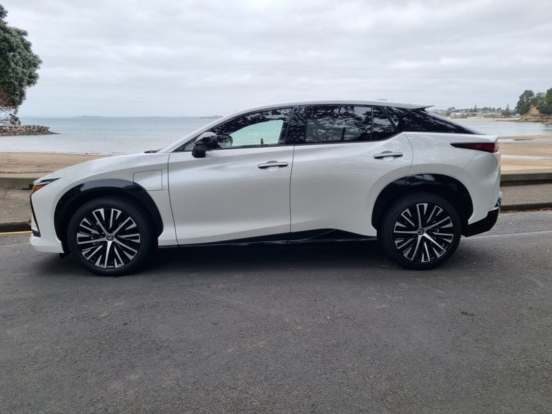 2026 Lexus RZ 500e Dynamic Battery Electric Veh... image 4