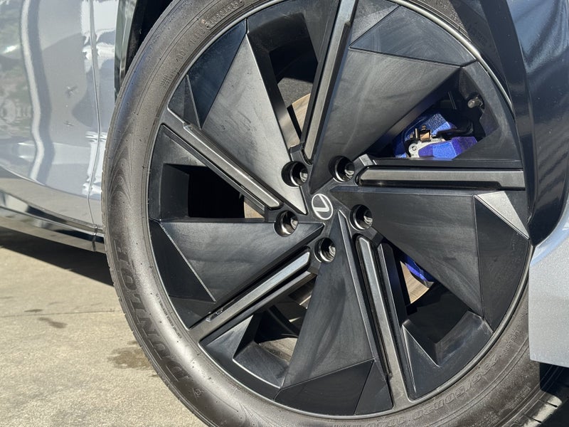 2026 Lexus RZ 550e F Sport 77Kwh image 3