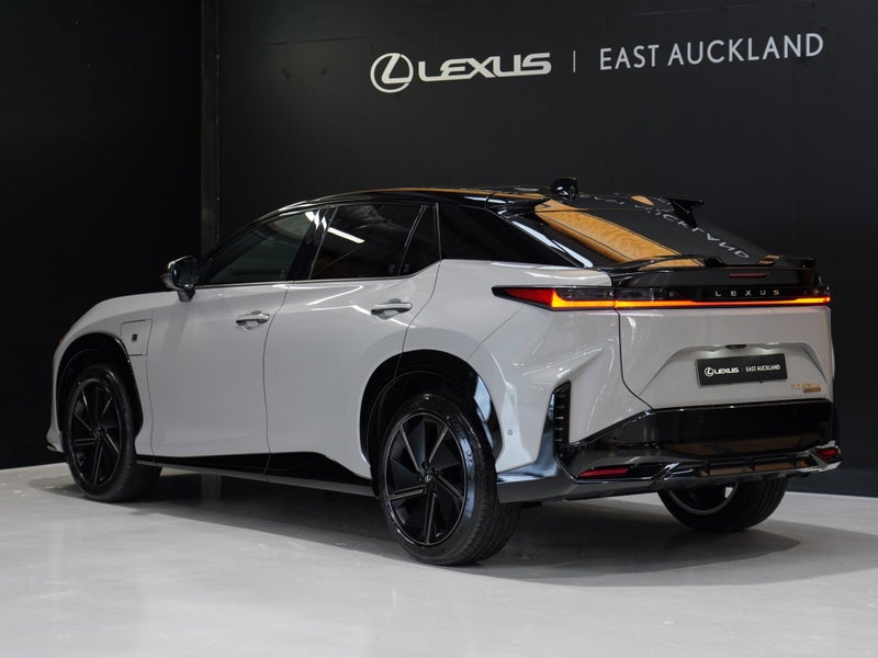 2026 Lexus RZ 550e F SPORT BEV AWD SUV/5D/5S image 3
