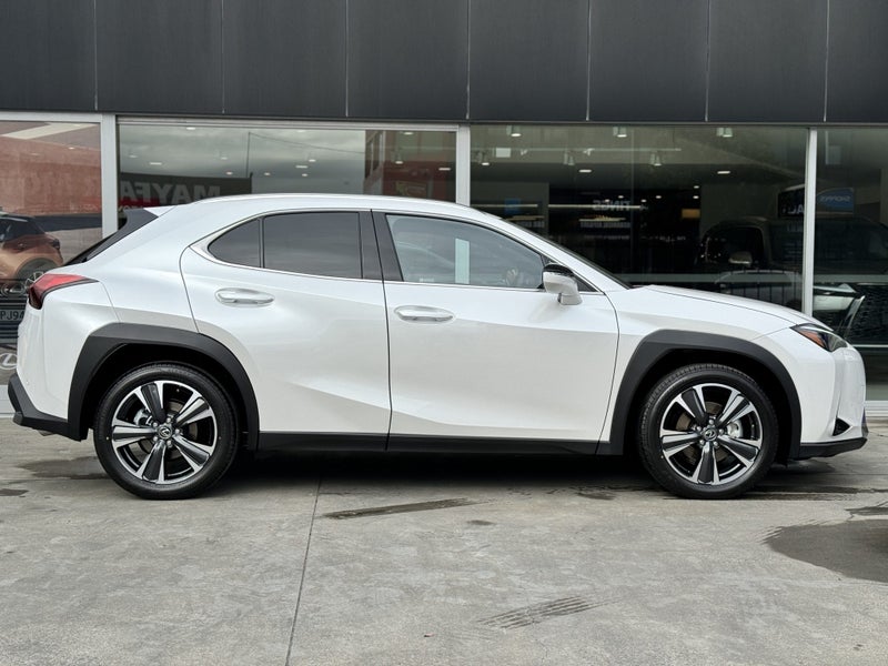 2026 Lexus UX 300h 300H Limited 2.0Ph image 2