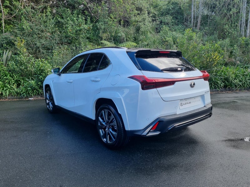 2026 Lexus UX 300h F Sport 2.0L Hybrid FWD SUV image 5
