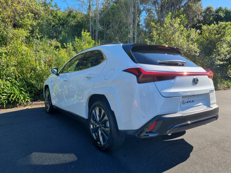 2026 Lexus UX 300h F Sport 2.0L Hybrid FWD SUV image 5