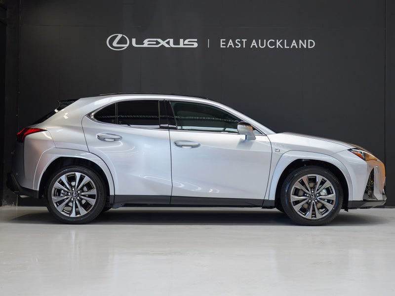 2026 Lexus UX 300h F Sport 2.0P HV ECVT FWD SUV... image 3