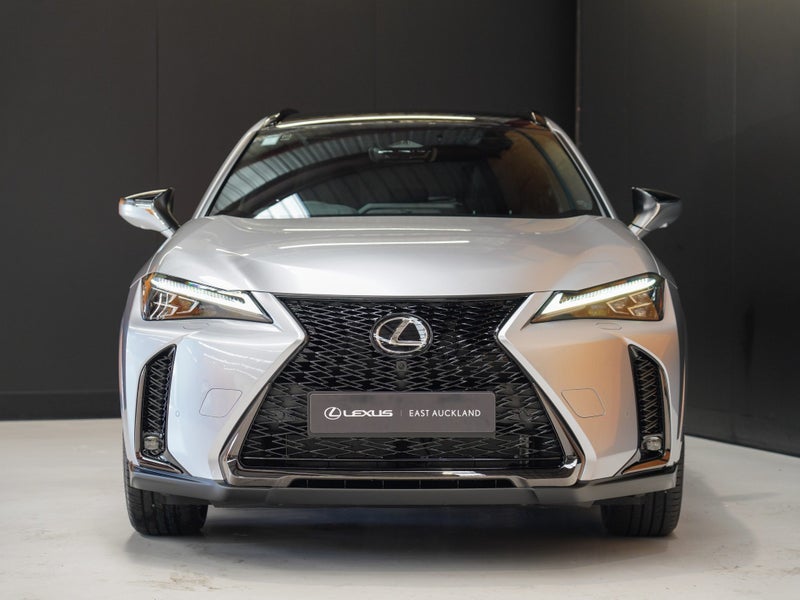2026 Lexus UX 300h F Sport 2.0P HV ECVT FWD SUV... image 4