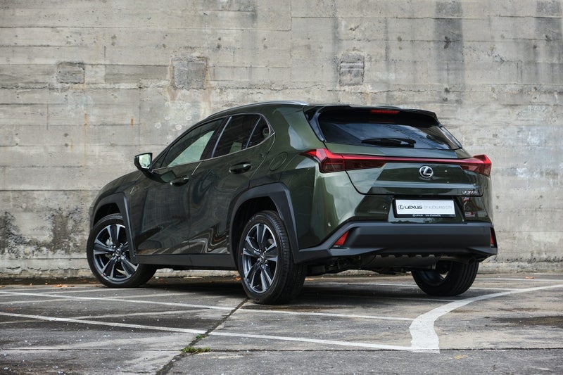 2026 Lexus UX 300h Limited image 4