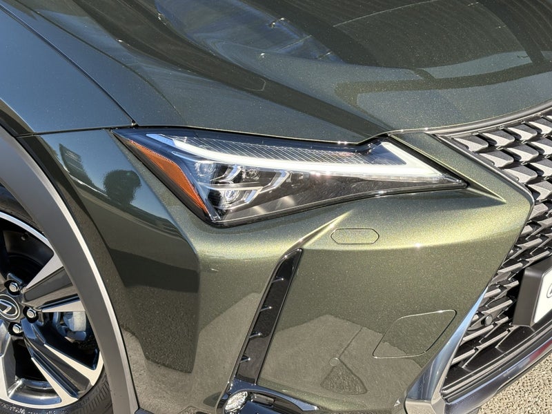 2026 Lexus UX 300h Limited 2.0L Hybrid image 4