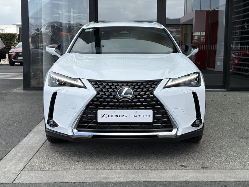 2026 Lexus UX 300h Limited 2.0L Hybrid AWD image 3