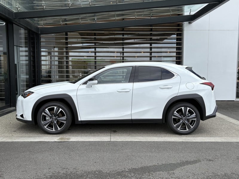 2026 Lexus UX 300h Limited 2.0L Hybrid AWD image 5
